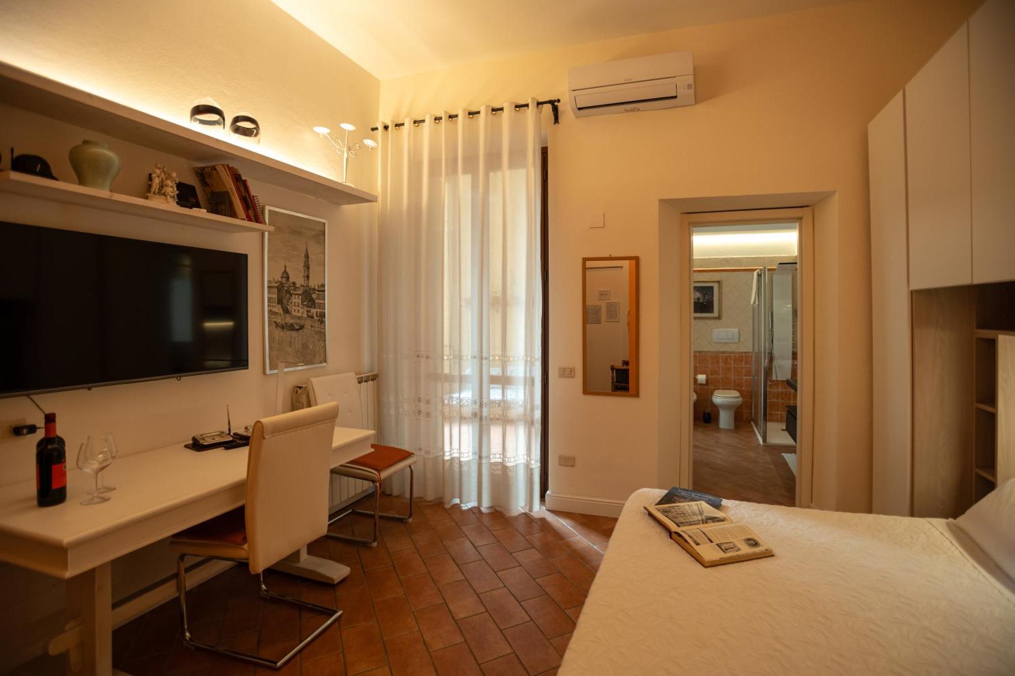 Indipendent Studio Apartment With Terrace - Parking Флоренция Экстерьер фото
